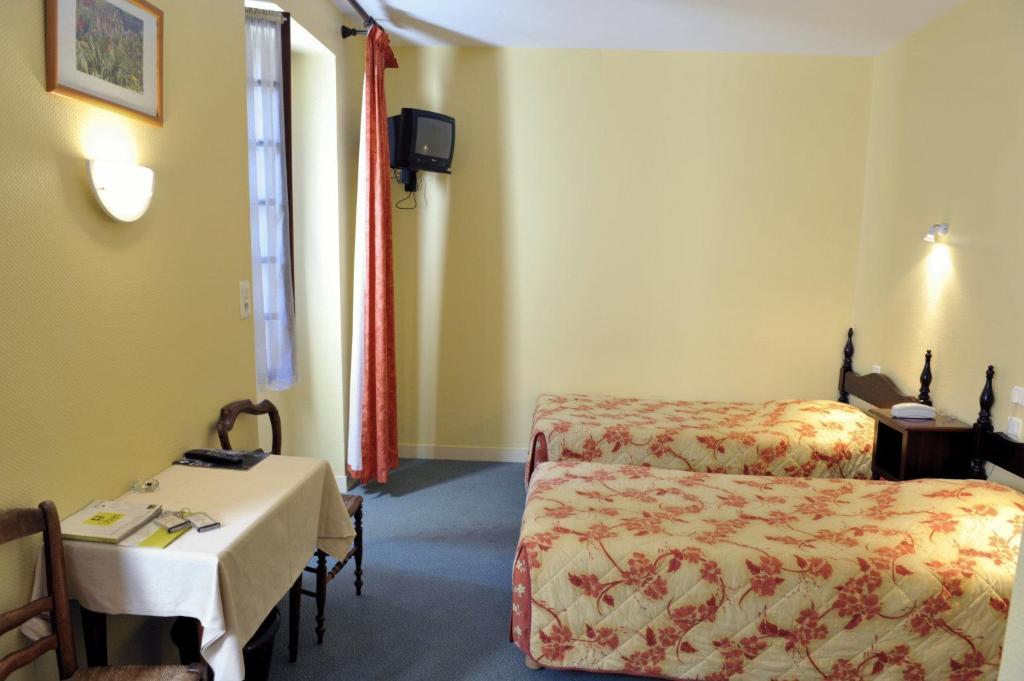 Hotel Du Commerce Navarrenx Екстериор снимка